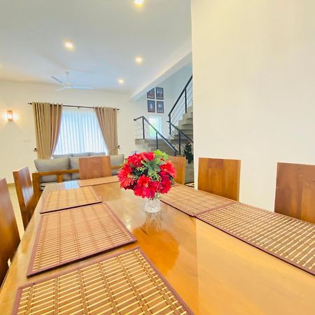 Srimadis Villa Near Airport - Negombo Exterior foto